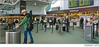 Nashville International Airport, 12.07.07, 1:45 p.m.