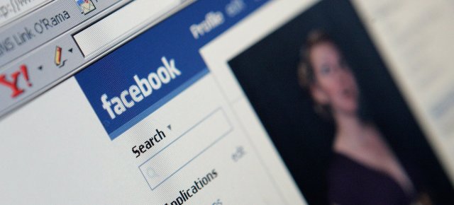 How To Get Employees To Brag About You On Facebook