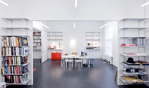 <p class='hname'><a href='http://www.inc.com/ss/worlds-coolest-offices-2010/innovative-functional-flagships'>Atelier Derek Lam</a> | <a href='http://www.inc.com/ss/worlds-coolest-offices-2010/innovative-functional-flagships'>Solid Objectives - Idenburg Liu</a> | New York City | Grand Flagship Headquarters</p>