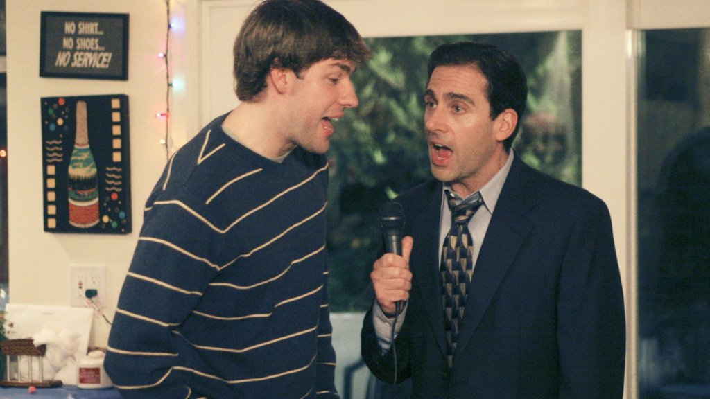 5 Ways Karaoke With CoWorkers Makes You More Creative