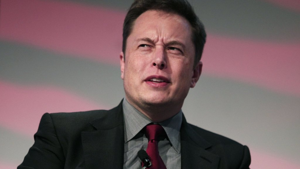 Elon Musk Says He Didn't Heartlessly Fire His Assistant After More Than