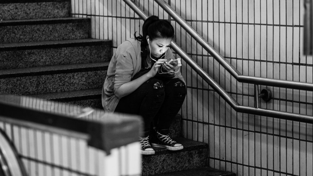 View of Science Explains Exactly How Your Phone Is Ruining Your Relationships ...