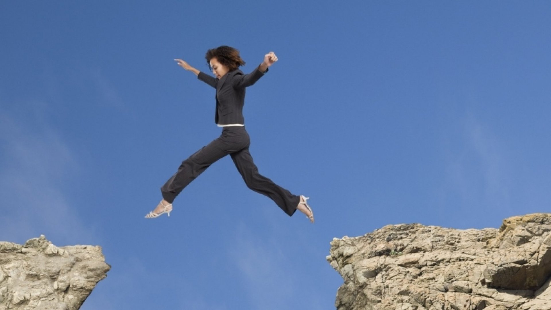 прыжки в воду. смелости в действиях. прыжок с горы. преодоление страха. преодоление страха.