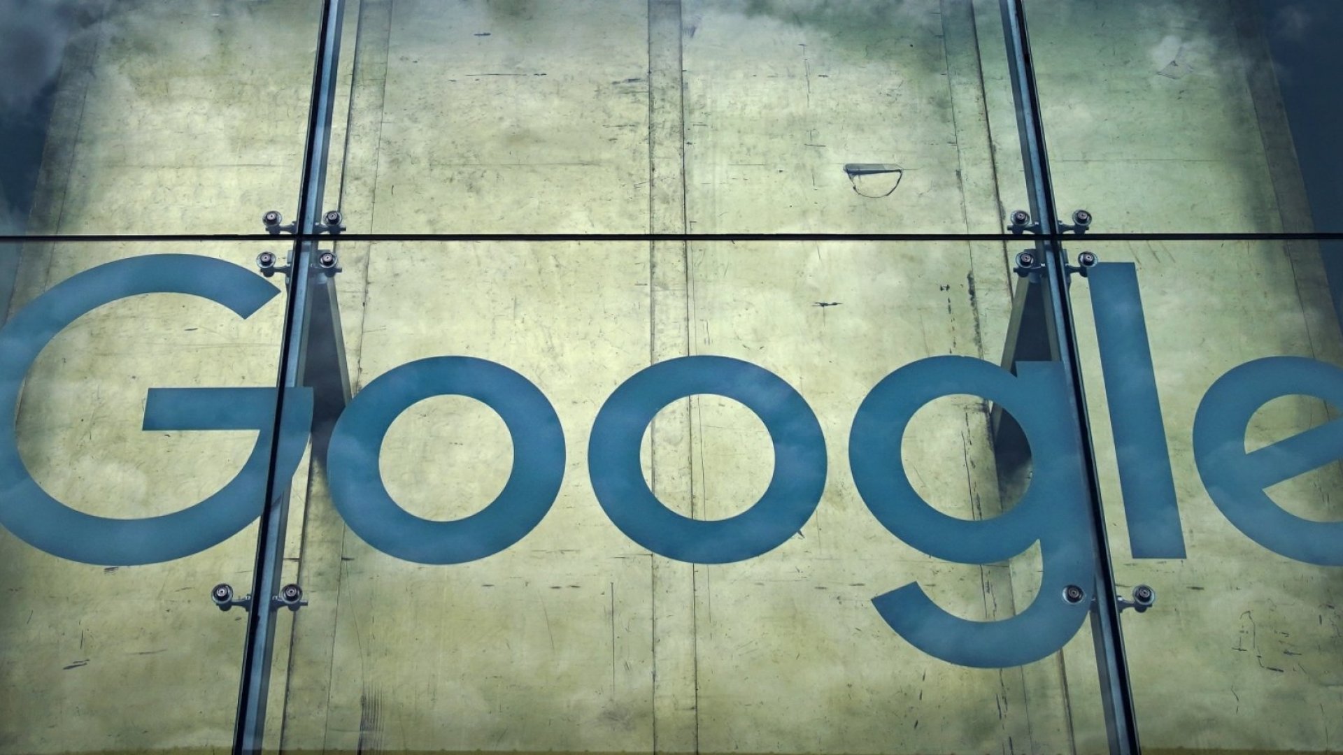 Google Just Banned Zoom. Here's Why Zoom Should Smile and Say Thank You ...