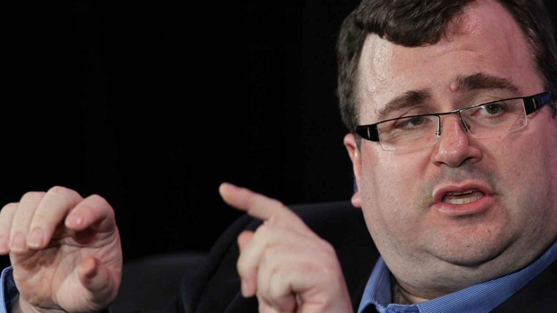 What Self-Made Billionaire Reid Hoffman Does Differently | Inc.com