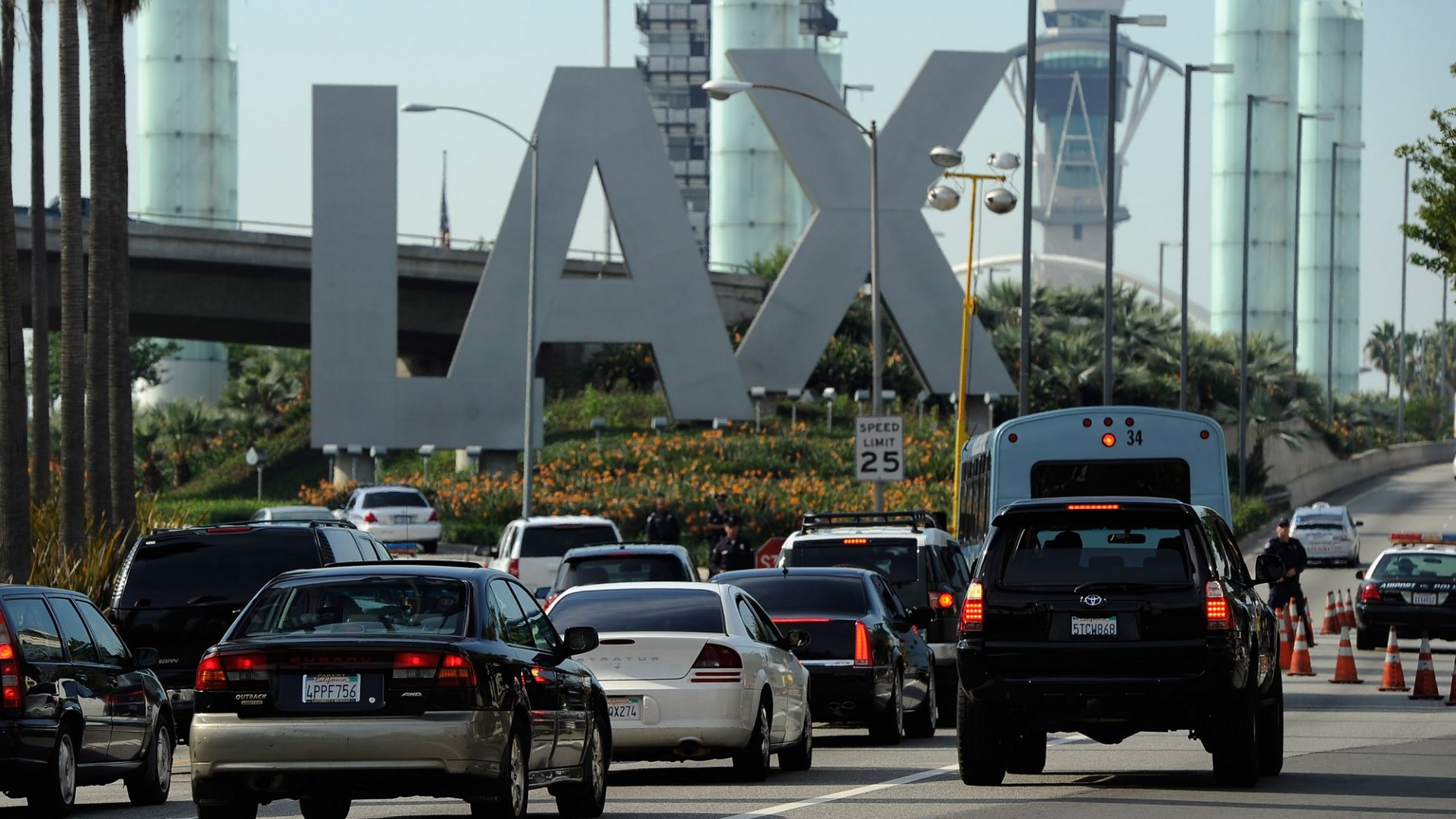 Uber, Lyft Can Pick Up at LAX, But There's a Catch