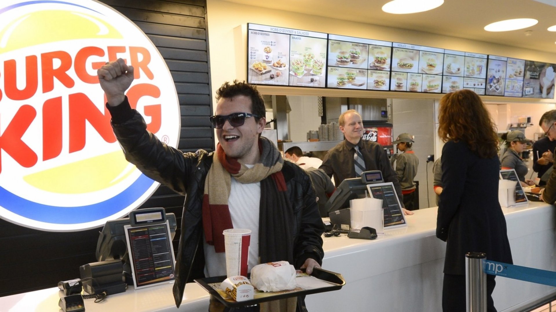 Е баллы бургер кинг. Бургер кинг в америке. Бургер кинг в тц. Бургер гавайский бургер кинг. Американские сети быстрого питания в россии.