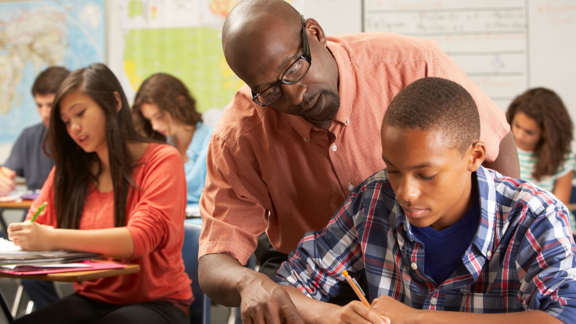 Teaching member. креативный преподаватель. учитель профессионал. бизнес люди. обучение взрослых людей в россии.