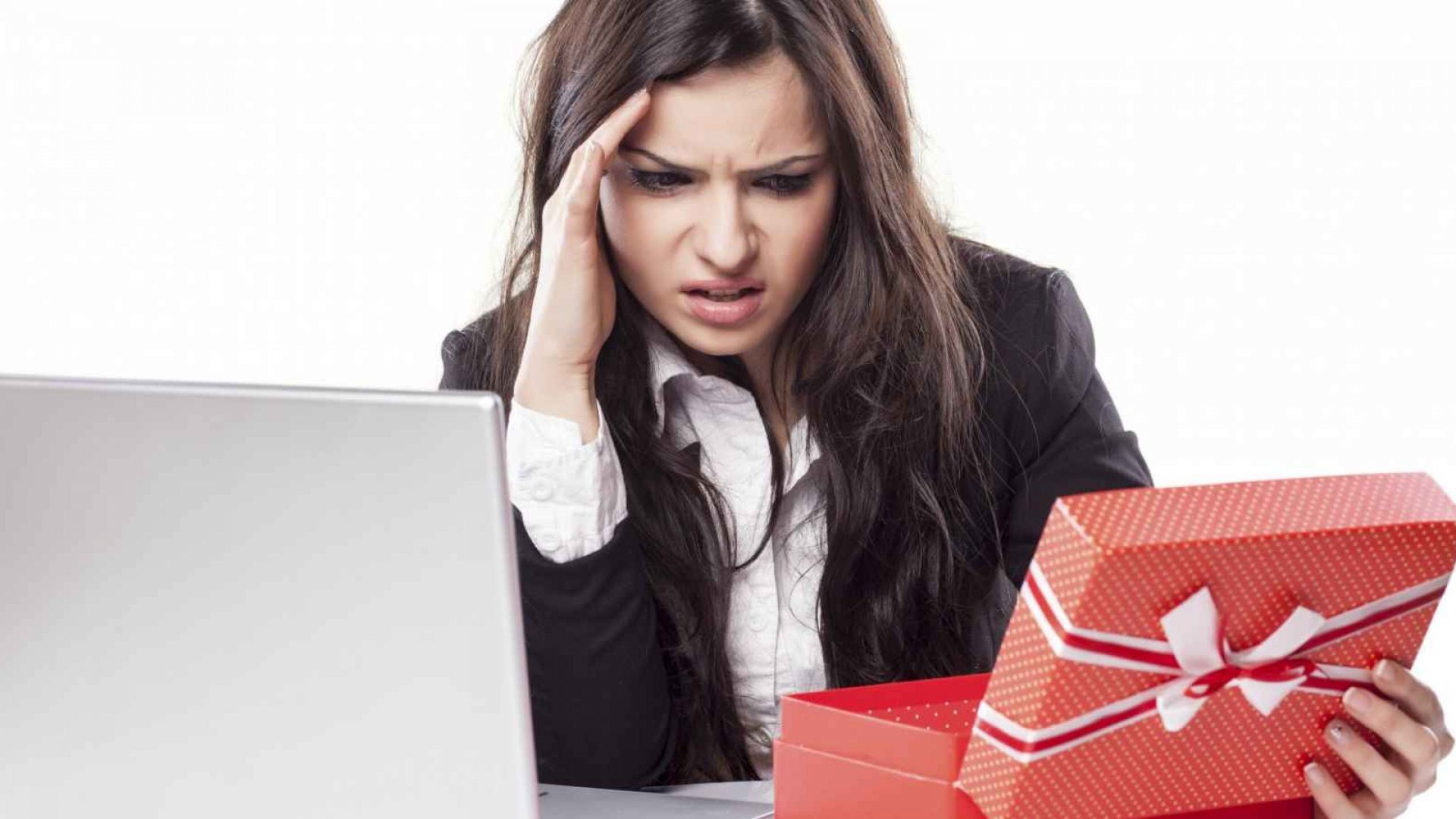 Never, Ever Give Your Employees These 10 Gifts