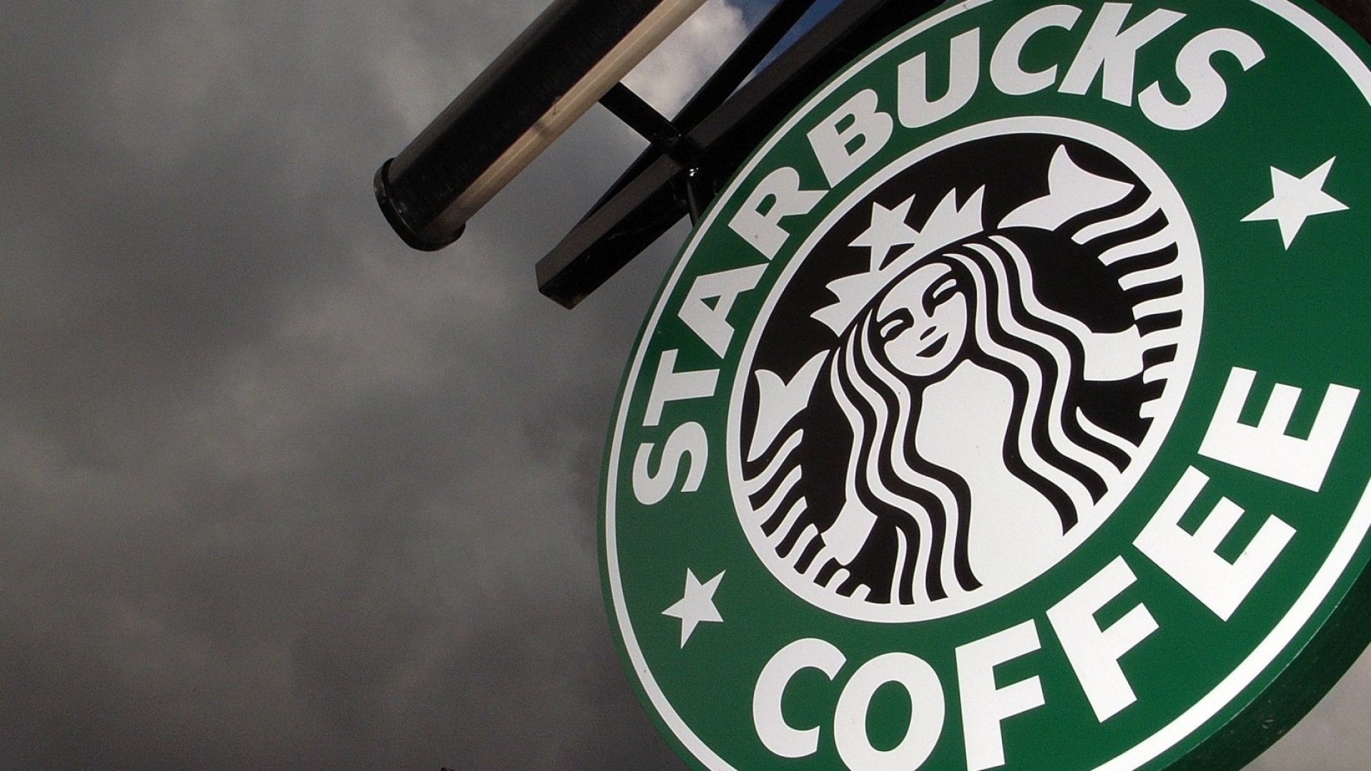 Starbucks Offering Free Legal Advice to Immigrant Employees